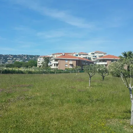 Domaine Flore Voilier * Ζουάν λε Πιν