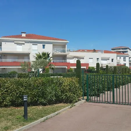 Domaine Flore Voilier جوان ليه باه