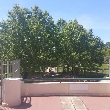 Domaine Flore Voilier جوان ليه باه